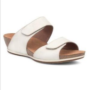 Dansko Vienna sandal Oyster